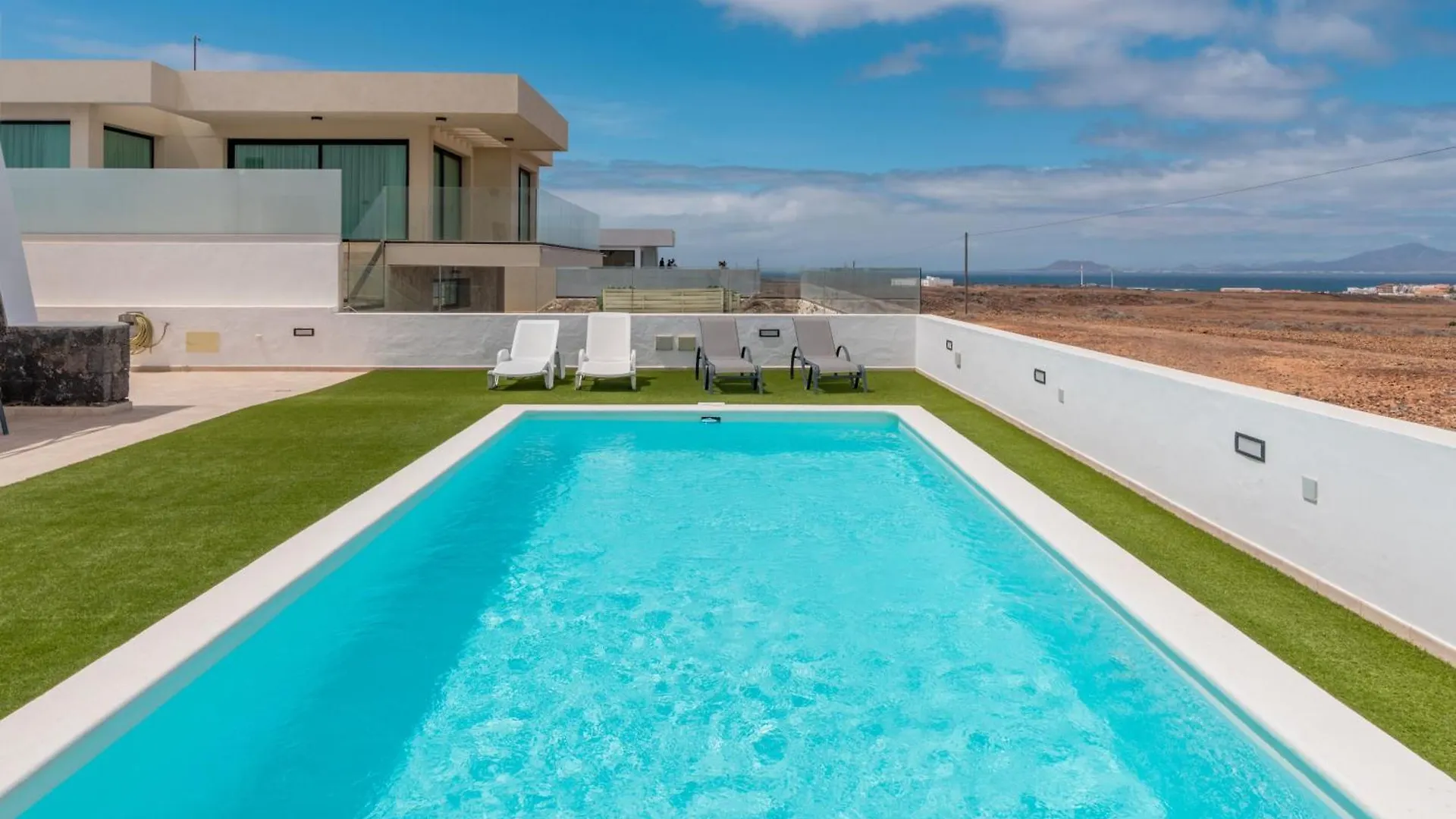 Seascape Pool, Air Con, View, Adult Only Apartamento Corralejo