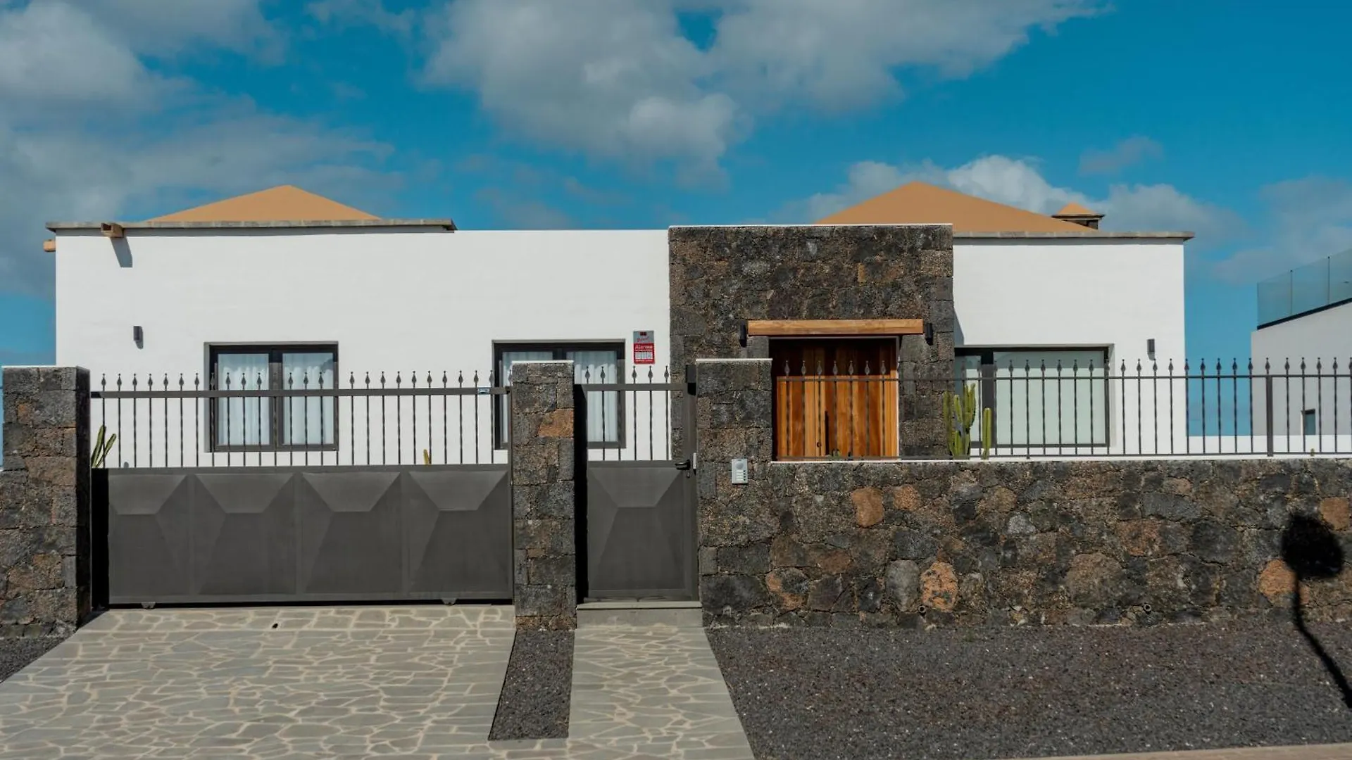 Seascape Pool, Air Con, View, Adult Only Apartamento Corralejo